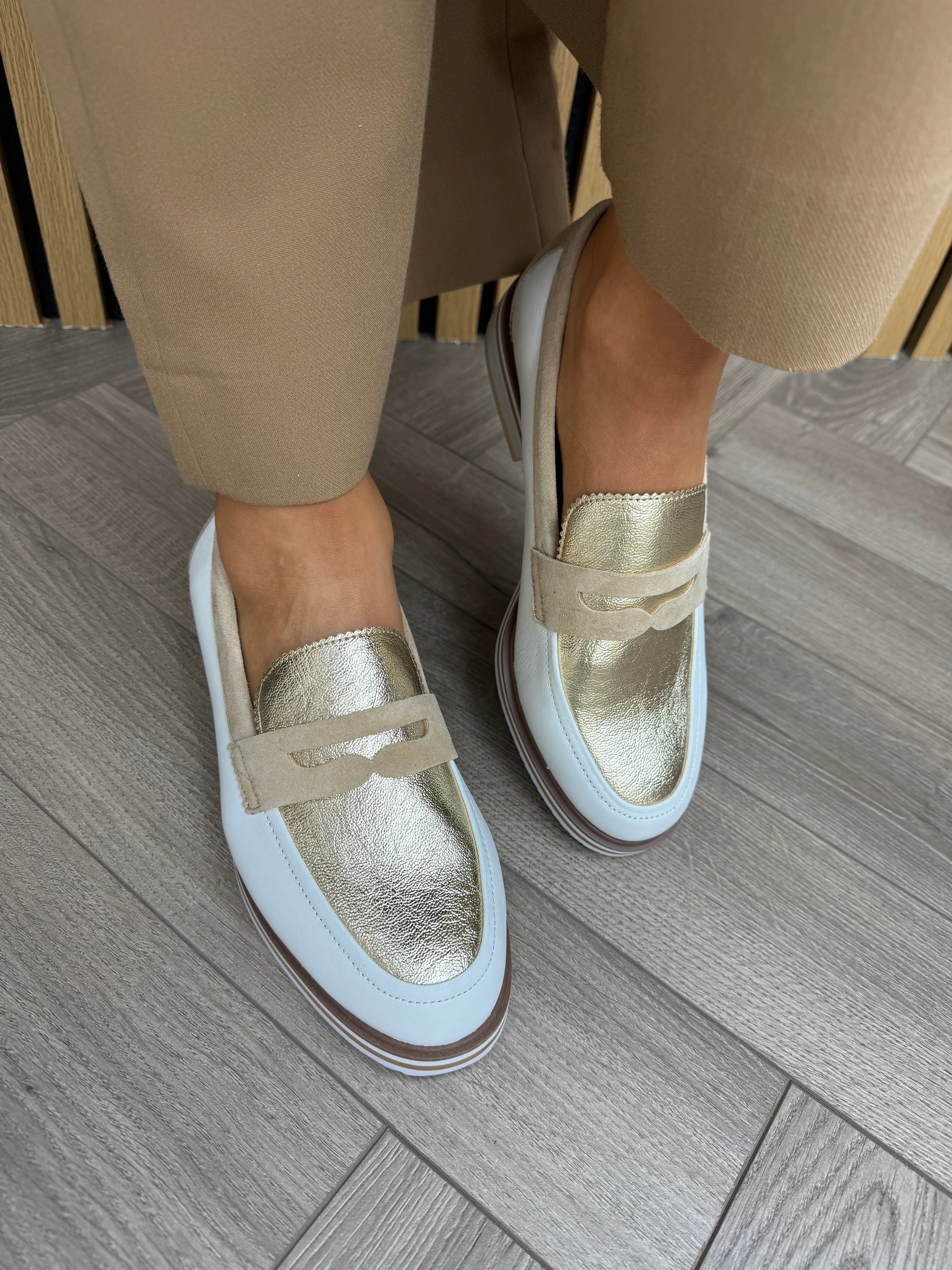 Regarde De Ciel Dalma 7600 Loafer with Metallic Insert (R7)- White/Gold/Desert